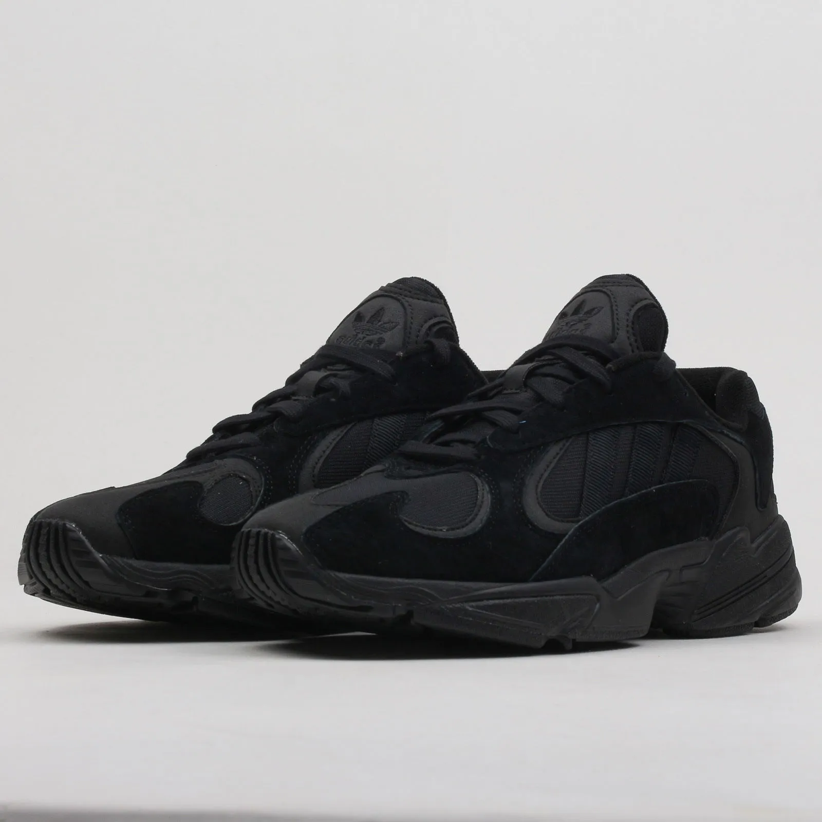 ADIDAS ORIGINALS YUNG1