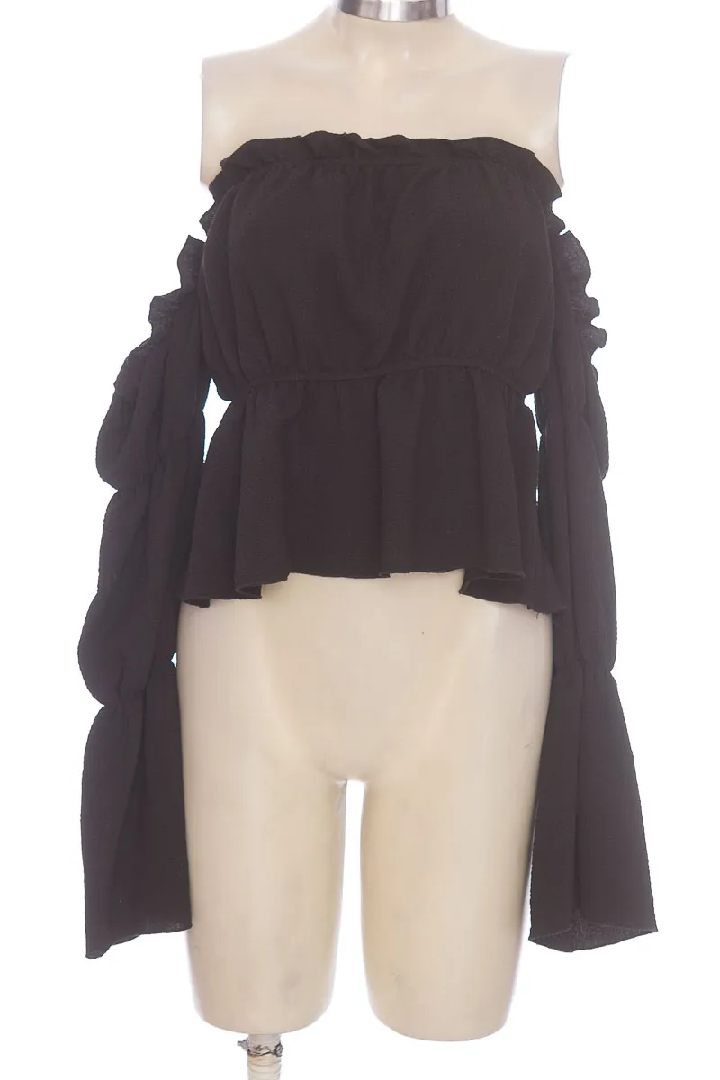 BLUSA COLOR NEGRO  CLOSEANDO