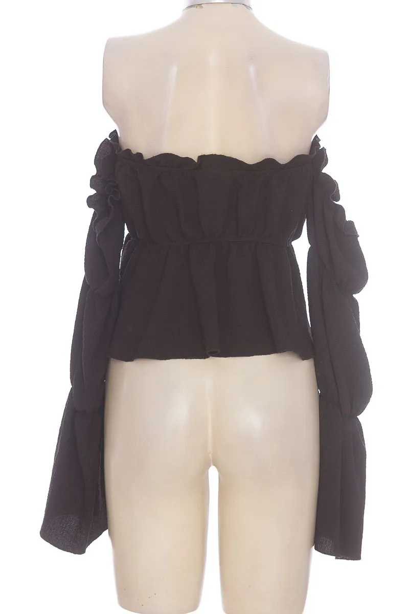 BLUSA COLOR NEGRO  CLOSEANDO