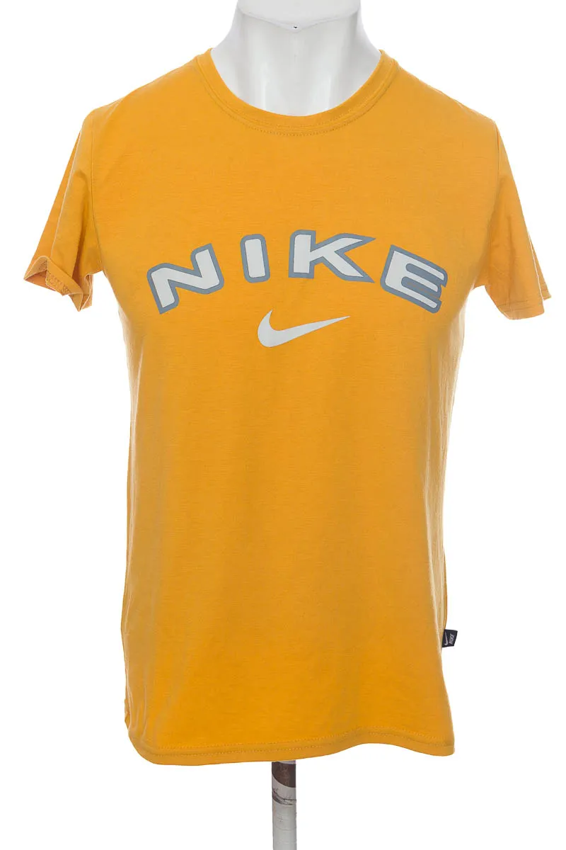 CAMISETA COLOR MOSTAZA  CLOSEANDO
