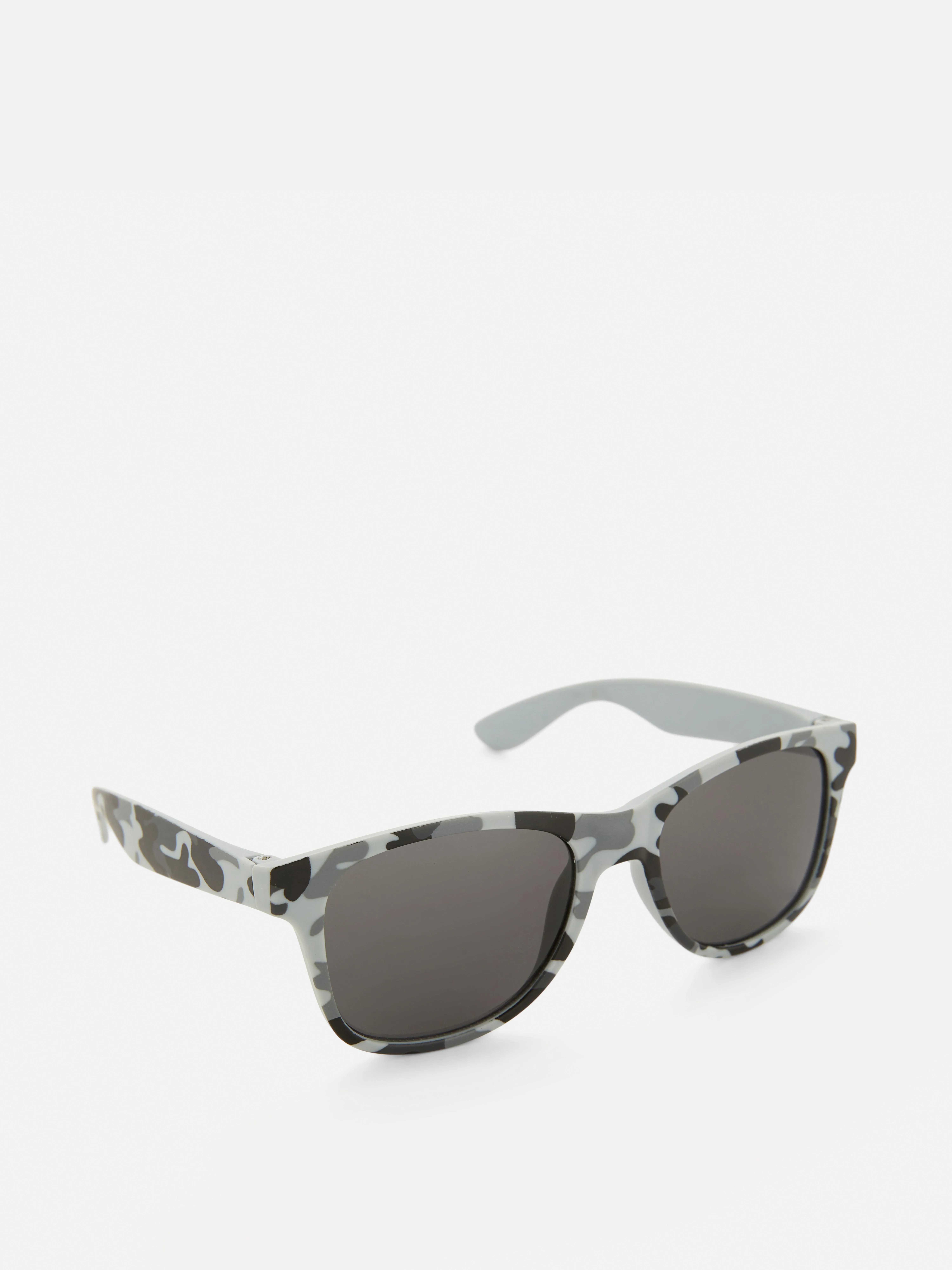 Gafas de sol con montura cuadrada