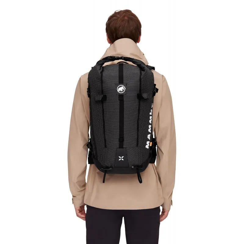 Mochila de montañismo Mammut Trion 38 (negra)