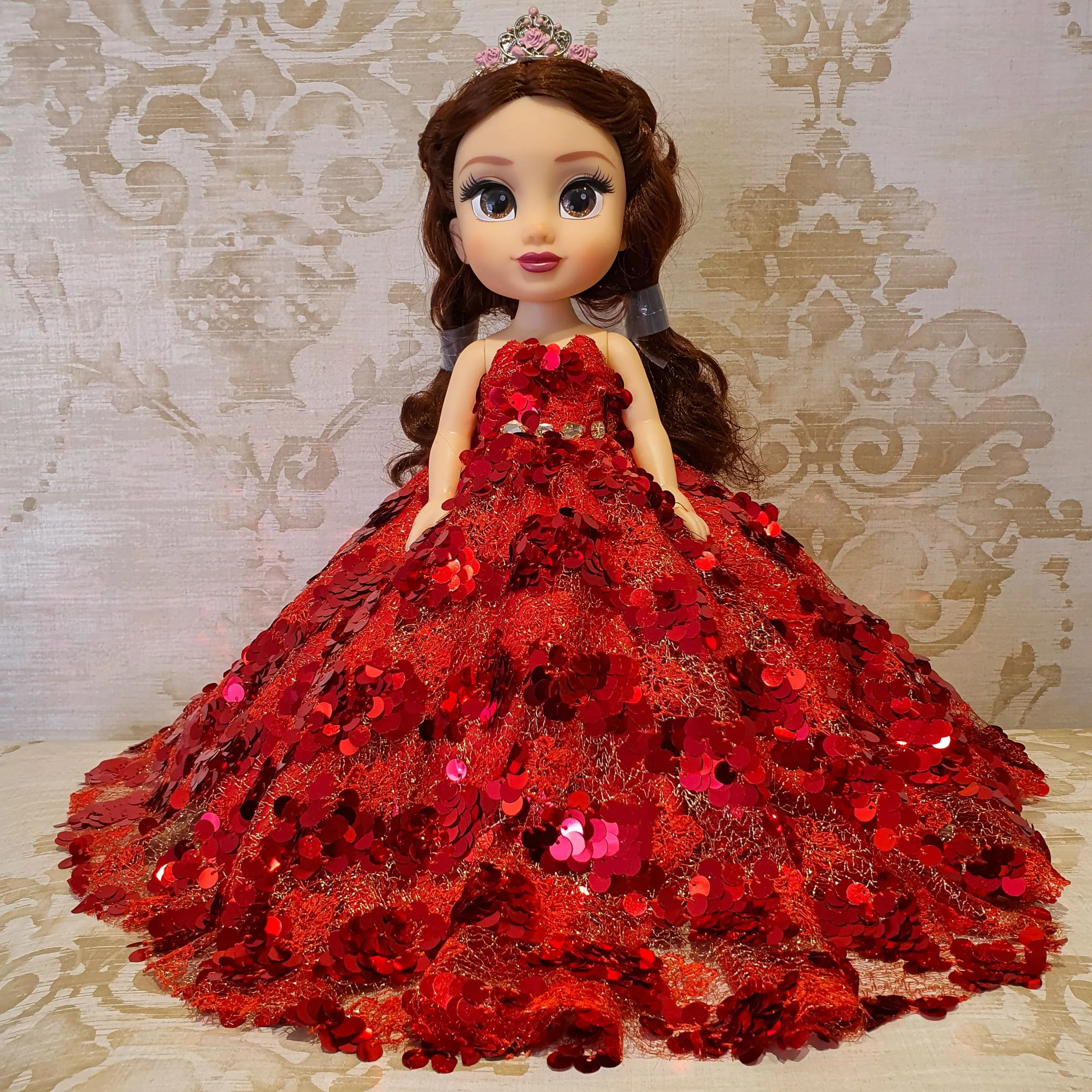 Muñeca de 15 Años Rojo con Lentejuelas