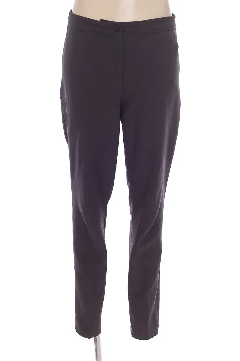 PANTALóN COLOR GRIS  CLOSEANDO